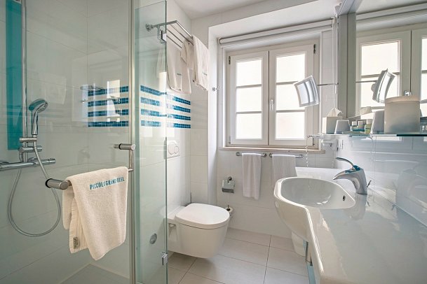Piccolo Grand Hotel - Badezimmerbeispiel Doppelzimmer (Zimmercodierung DB1)