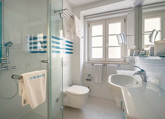 Piccolo Grand Hotel - Badezimmerbeispiel Doppelzimmer (Zimmercodierung DB1)