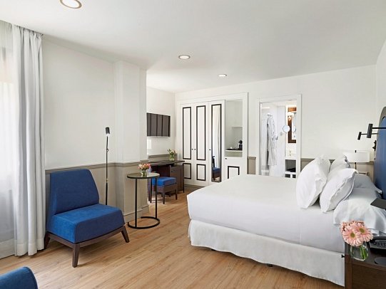 H10 Corregidor Boutique Hotel - Wohnbeispiel Dreibettzimmer (Zimmercodierung TB1)