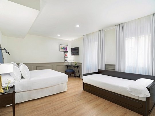 H10 Corregidor Boutique Hotel - Wohnbeispiel Dreibettzimmer (Zimmercodierung TB1)