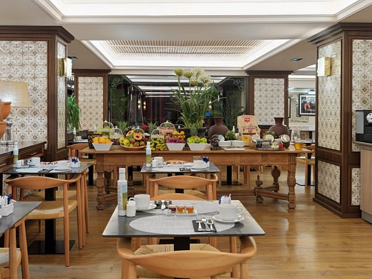 H10 Corregidor Boutique Hotel