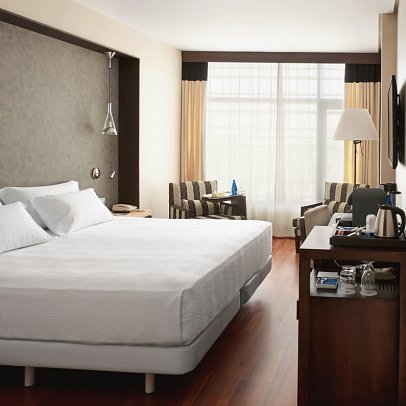 NH Sevilla Plaza de Armas - Wohnbeispiel Dreibettzimmer Superior (Zimmercodierung TS1)