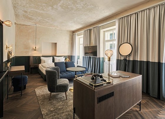 A-ROSA Straubinger Grand Hotel - Wohnbeispiel Juniorsuite (Zimmercodierungen JB1 & JB2.JB3)