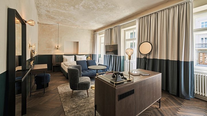 A-ROSA Straubinger Grand Hotel - Wohnbeispiel Juniorsuite (Zimmercodierungen JB1 & JB2.JB3)
