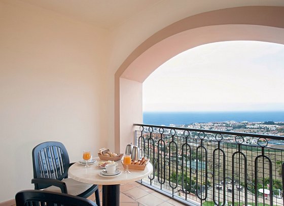 Las Águilas Tenerife Affiliated by Meliá - Wohnbeispiel Suite Premium Meerblick 5. Etage (Zimmercodierungen WMM & WX4)