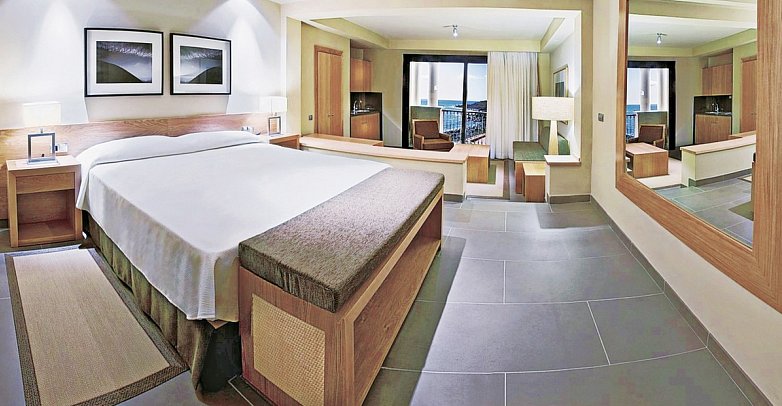 Hotel Playa Calera - Wohnbeispiel Juniorsuite Meerblick (Zimmercodierung JBM)