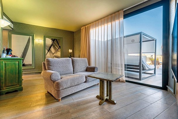 ADRIAN Hoteles Colón Guanahaní - Wohnbeispiel Suite Superior obere Etage (Zimmercodierung WBD)