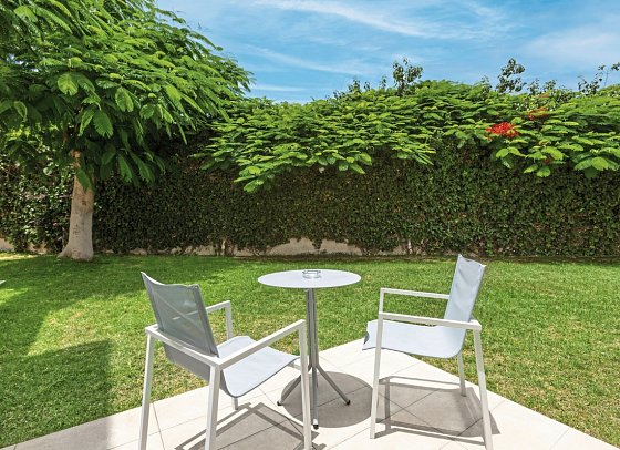 Alexandre Hotel Gala - Wohnbeispiel Familienzimmer Gartenblick (Zimmercodierung FBG)