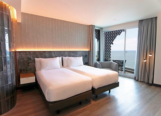 Silken Saaj Maar - Wohnbeispiel Doppelzimmer Deluxe Meerblick (Zimmercodierung DDM)