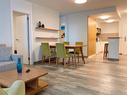 Tigaiga Suites - Wohnbeispiel Appartement 2 Schlafzimmer seitlicher Meerblick (Zimmercodierung OBN)