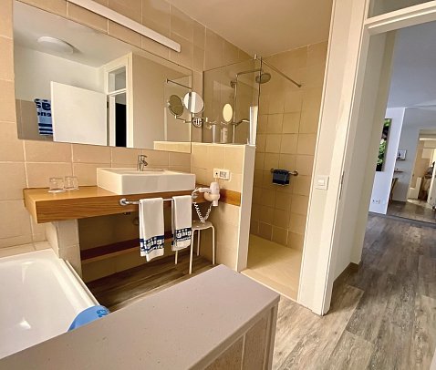 Tigaiga Suites - Wohnbeispiel Appartement 1 Schlafzimmer seitlicher Meerblick (Zimmercodierungen ABN & OBN)