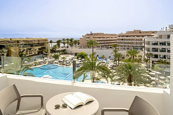 Mediterranean Palace - Wohnbeispiel Doppelzimmer Poolblick (Zimmercodierung D1P)