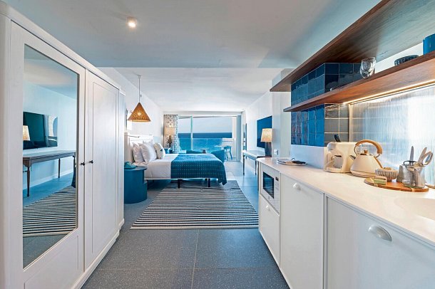 The Salmar - Wohnbeispiel Juniorsuite Meeresfront (Zimmercodierung JBM)