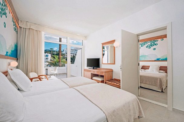 Iberostar Waves Las Dalias - Wohnbeispiel Familienzimmer mit Verbindungstür (Zimmercodierungen FV1 & FV2)