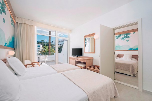 Iberostar Waves Las Dalias - Wohnbeispiel Familienzimmer Verbindungstür Meerblick (Zimmercodierungen FV5 & FV6)