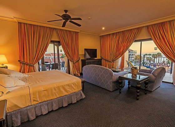 Europe Villa Cortés - Wohnbeispiel Juniorsuite Meerblick (Zimmercodierung JBM)