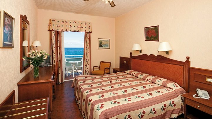 Monopol - Wohnbeispiel Doppelzimmer Balkon (Zimmercodierung DB2)