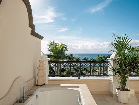 Red Level at Gran Meliá Palacio de Isora - Red Level Deluxe Terrasse Whirlpool