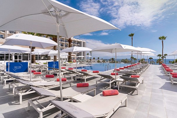 HOVIMA Costa Adeje – For Cool Adults - Infinity Pool im Excellence Bereich