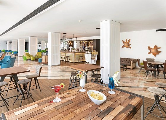 Alexandre Hotel La Siesta