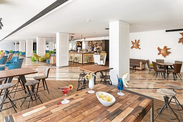 Alexandre Hotel La Siesta