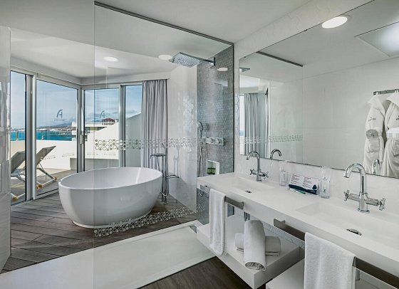 Alexandre Hotel Troya - Wohnbeispiel Doppelzimmer Panoramablick obere Etagen (Zimmercodierung D1M)