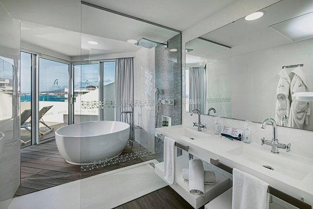 Alexandre Hotel Troya - Wohnbeispiel Doppelzimmer Panoramablick obere Etagen (Zimmercodierung D1M)