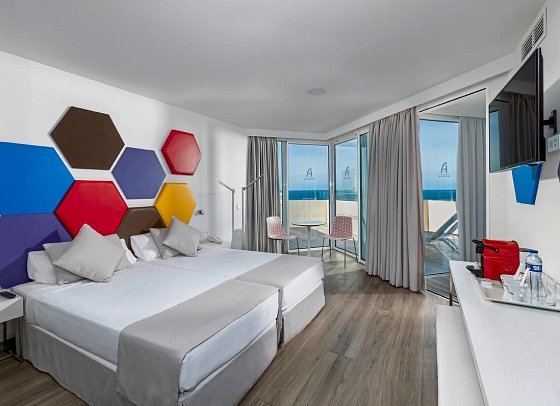 Alexandre Hotel Troya - Wohnbeispiel Doppelzimmer Panoramablick obere Etagen (Zimmercodierung D1M)
