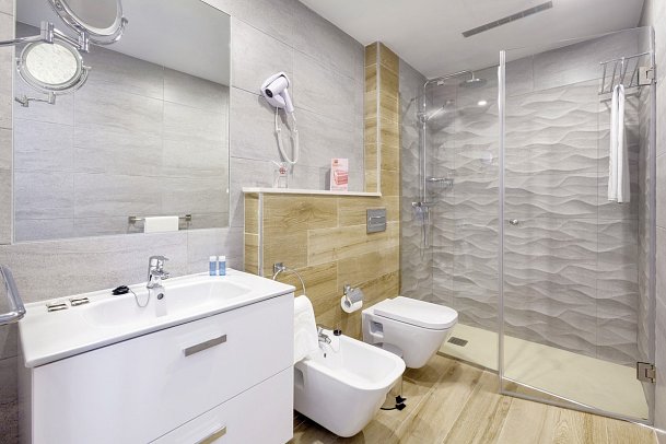 Apartamentos Casablanca - Badbeispiel (Zimmercodierungen SB1, AB1 & OB1)