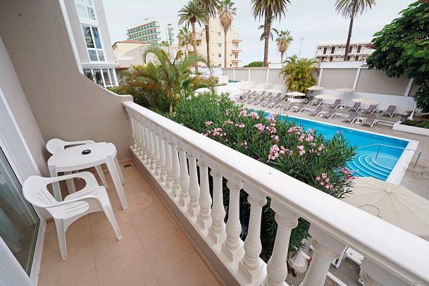 RF San Borondón - Wohnbeispiel Doppelzimmer Superior Poolblick (Zimmercodierung DS2)