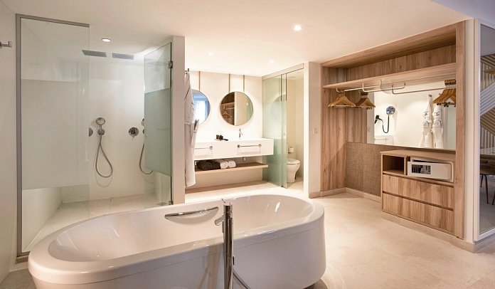 Guayarmina Princess - Beispiel Bad Suite Platinum seitl. Meerblick (Zimmercodierung WX1)