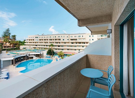 Alua Tenerife - Wohnzimmer Doppelzimmer Poolblick (Zimmercodierung DBP)