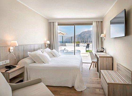 Barceló Santiago - Wohnbeispiel Doppelzimmer Deluxe Gartenblick Whirlpool (Zimmercodierung DDG)