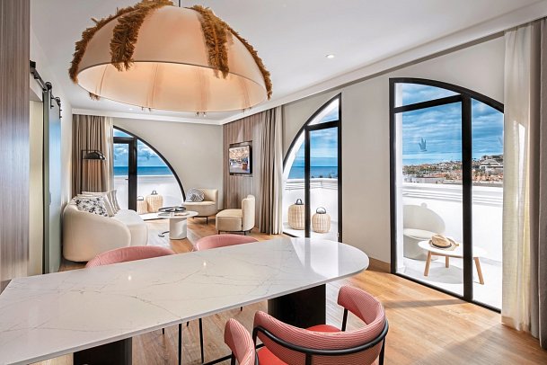 Princess Inspire Tenerife - Wohnbeispiel Suite Esencia Poolblick Terrasse (Zimmercodierung J2P)