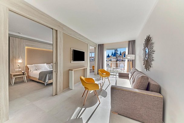 Bahia Principe Explore Fantasia - Wohnbeispiel Familiensuite Deluxe Kingsize-Bett (Zimmercodierung WX1)