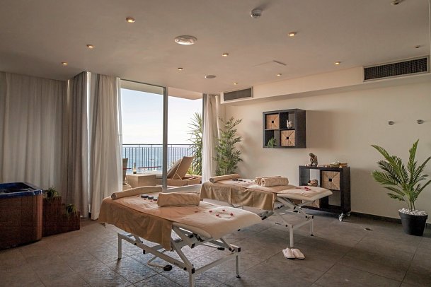 Landmar Costa Los Gigantes Family Resorts