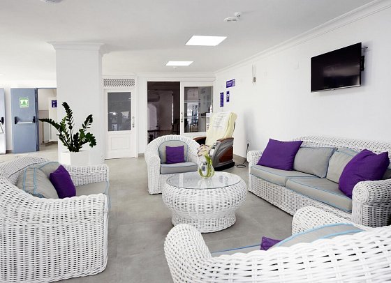 Skyview Hotel by LIVVO