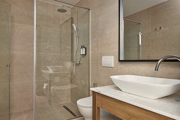 Sol Tropikal Durres - Beispiel Bad Doppelzimmer Gartenblick (Zimmercodierungen DBG, D1G, DBP, D1P, DBM, D1M, DBN & D1N)