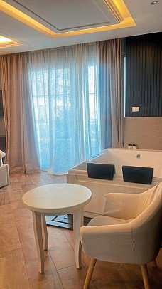 Grand Blue Fafa Resort - Wohnbeispiel Doppelzimmer Superior Jacuzzi (Zimmercodierung DS1)