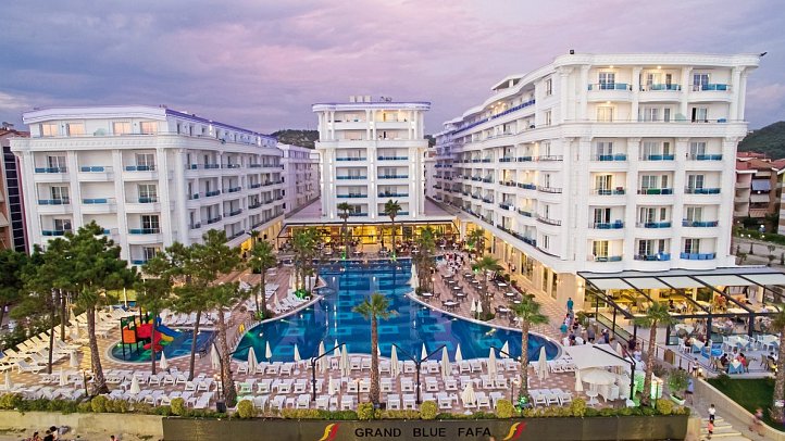 Grand Blue Fafa Resort