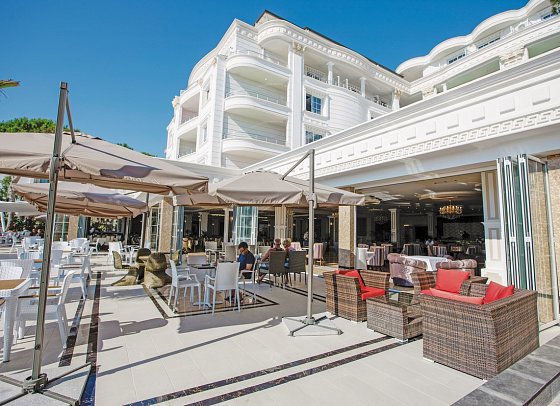 Fafa Premium Hotel