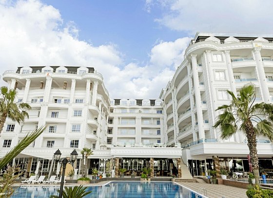 Fafa Premium Hotel
