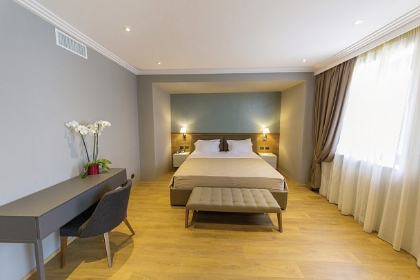 Butrinti - Wohnbeispiel Doppelzimmer seitl. Meerblick (Zimmercodierung DBN)