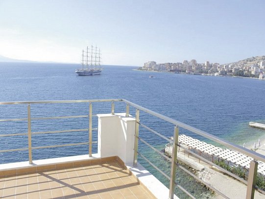 Jaroal Hotel