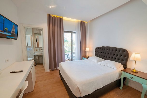 Epirus Hotel - Wohnbeispiel Doppelzimmer seitl. Meerblick (Zimmercodierung D1N)