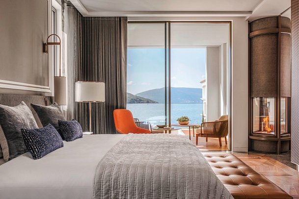 One&Only Portonovi, Montenegro - Wohnbeispiel Doppelzimmer Buchtblick (Zimmercodierung DB2)