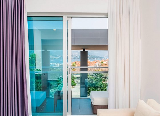 Avala Resort & Villas - Wohnbeispiel Doppelzimmer Standard Meerblick (Zimmercodierungen DBM & DCM)