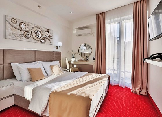 Hotel La Mer - Wohnbeispiel Double Room Sea View (Zimmercodierung DBM)