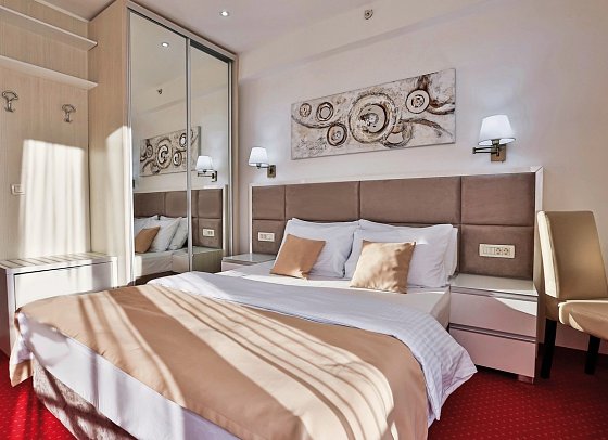 Hotel La Mer - Wohnbeispiel Double Room Sea View (Zimmercodierung DBM)