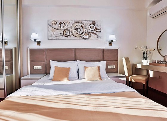 Hotel La Mer - Wohnbeispiel Double Room Sea View (Zimmercodierung DBM)